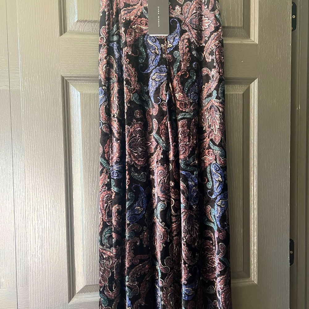 ZARA Women wide leg paisley print velvet pants. Size S.